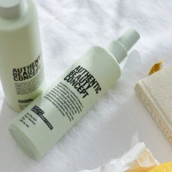 Spray-Soin Volumisant Cheveux Fins Authentic Beauty Concept 250ml -Produits de Coiffure Magasin spray conditioner volume authentic beauty concept 29942.1693389648